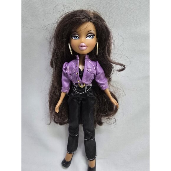 Bratz HTF Shira doll Anniversary MGA 2010 With Original Outfit And Poster - Picture 13 of 15